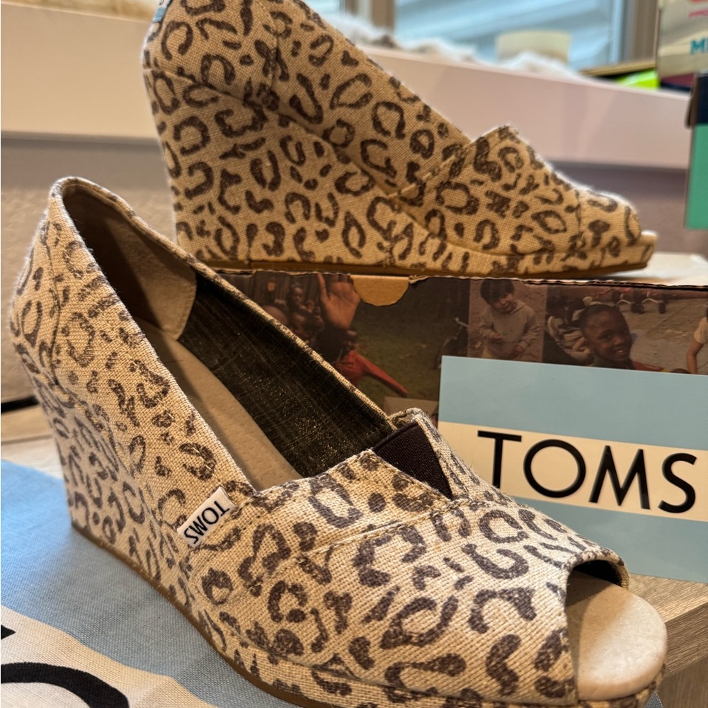 Leopard print peep toe wedge